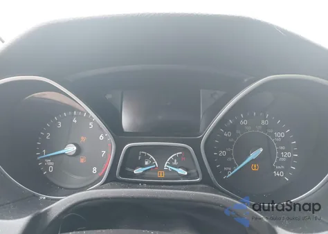 2016 Ford Focus Se z USA, uszkodzony, nr VIN 1FADP3F21GL393819